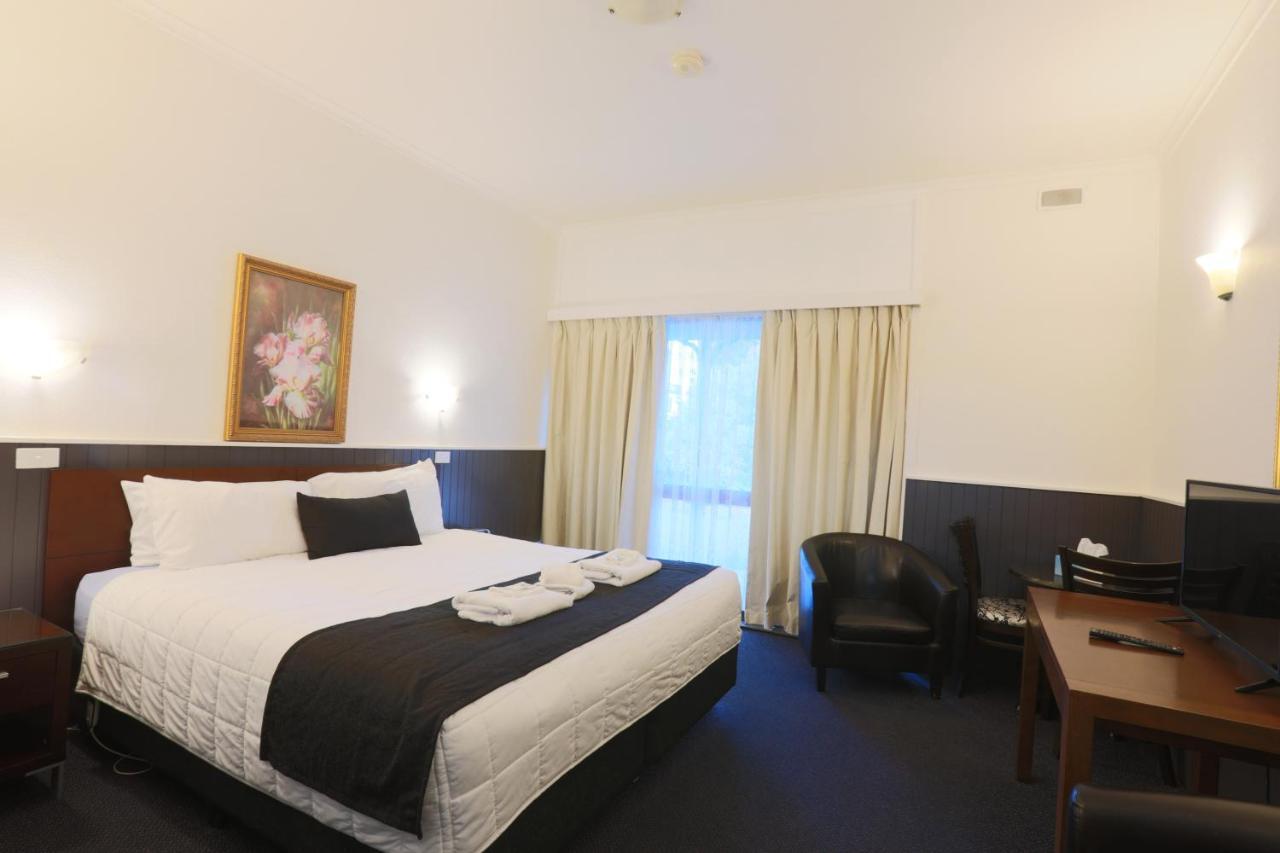 The Esplanade Motel Lakes Entrance Bagian luar foto