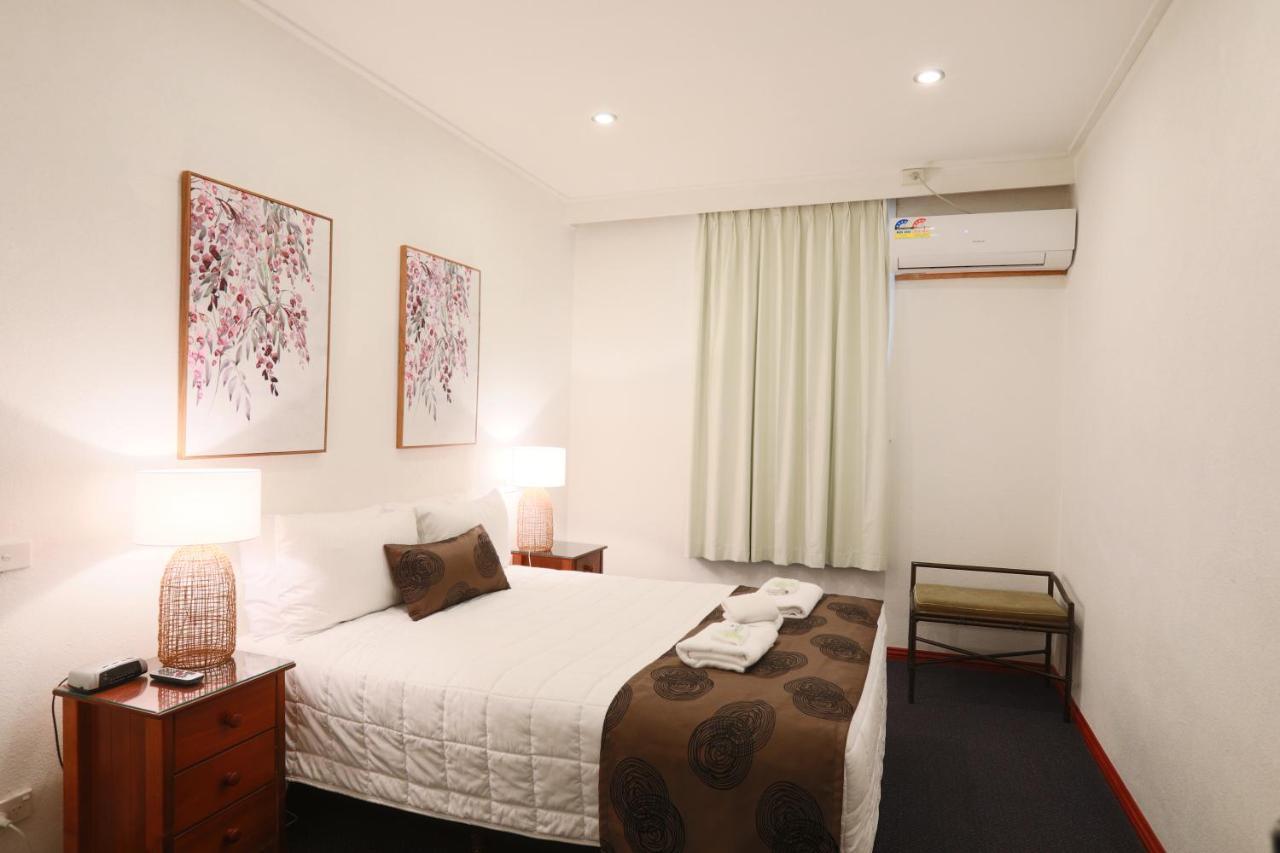 The Esplanade Motel Lakes Entrance Bagian luar foto