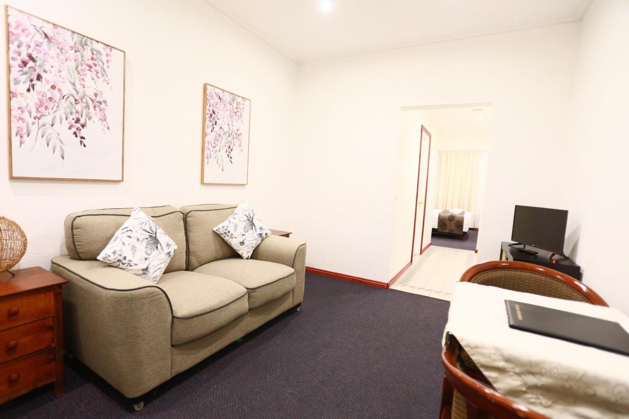 The Esplanade Motel Lakes Entrance Bagian luar foto
