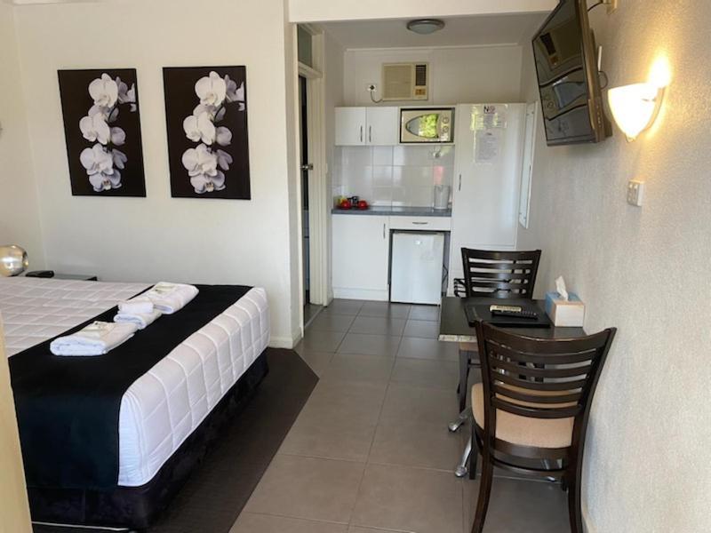 The Esplanade Motel Lakes Entrance Bagian luar foto