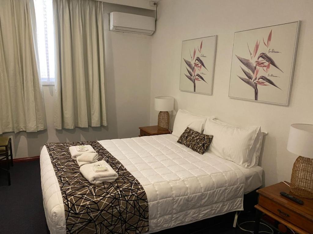 The Esplanade Motel Lakes Entrance Bagian luar foto