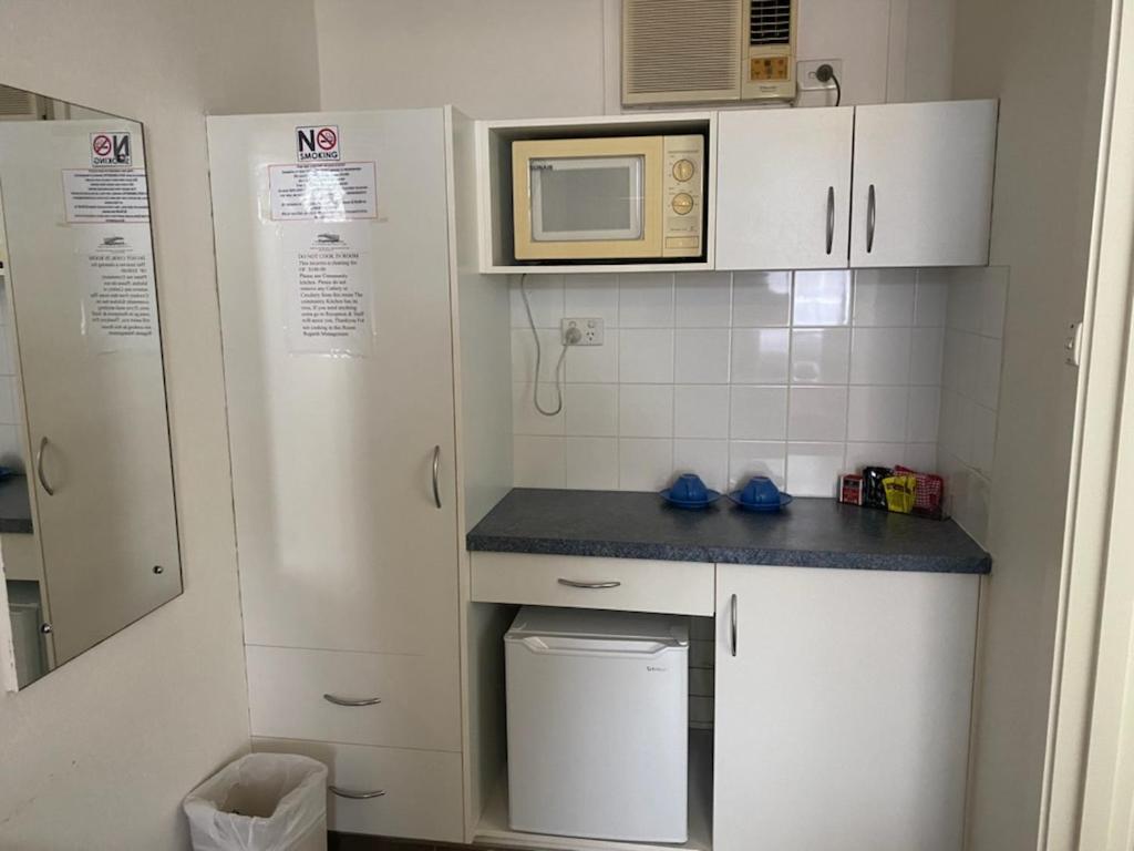 The Esplanade Motel Lakes Entrance Bagian luar foto