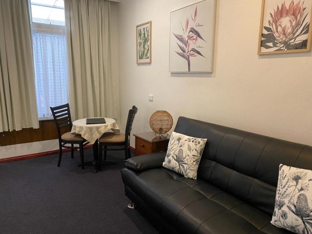 The Esplanade Motel Lakes Entrance Bagian luar foto